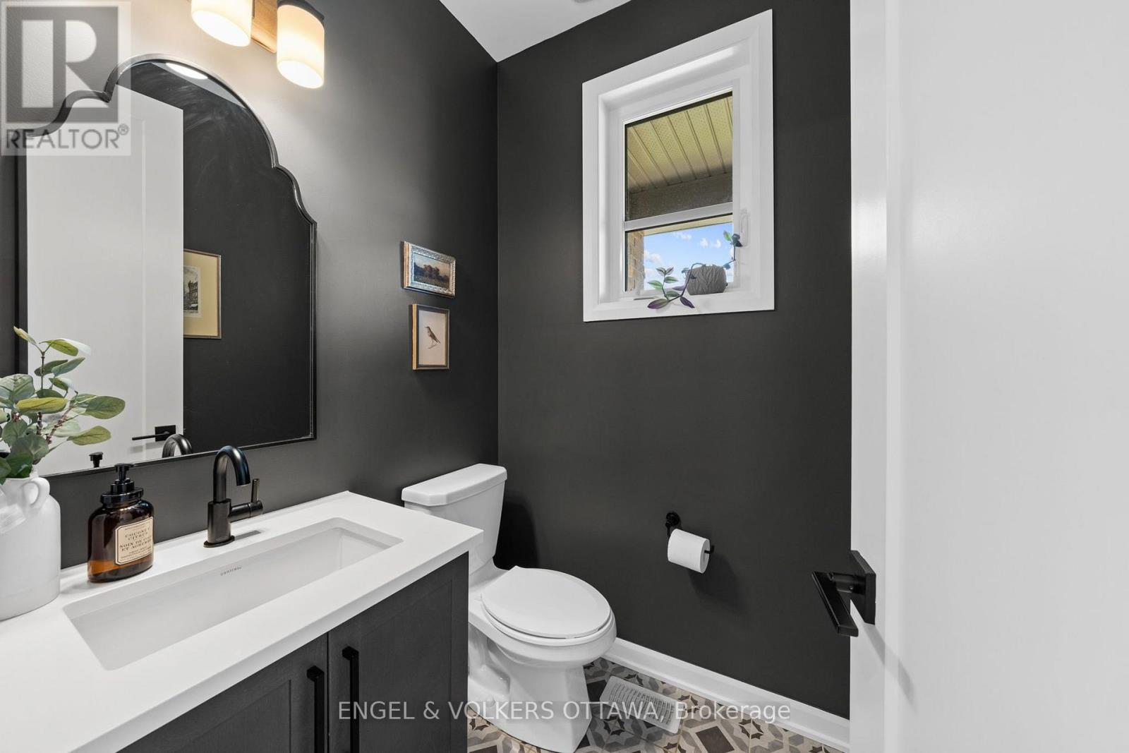 720 Coast Circle Property Photo 17