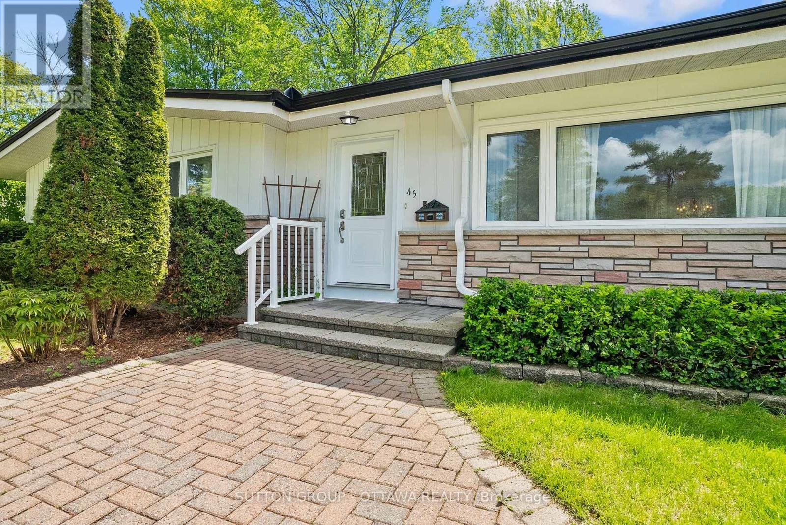 45 Larkspur Drive Property Photo 3
