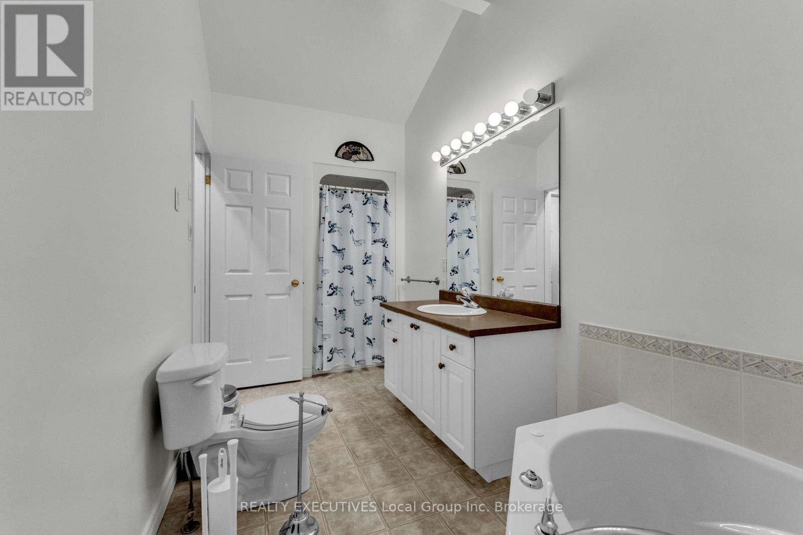 87 Fairway Drive Property Photo 24