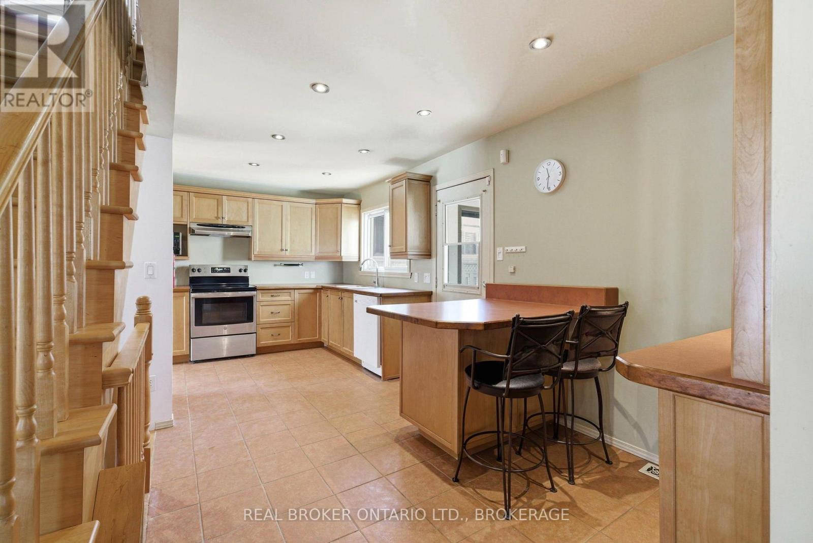 25 Dunbar Avenue Property Photo 8