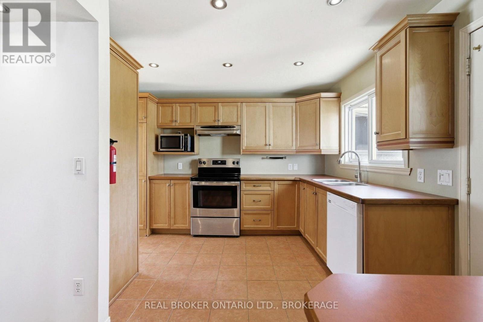 25 Dunbar Avenue Property Photo 9
