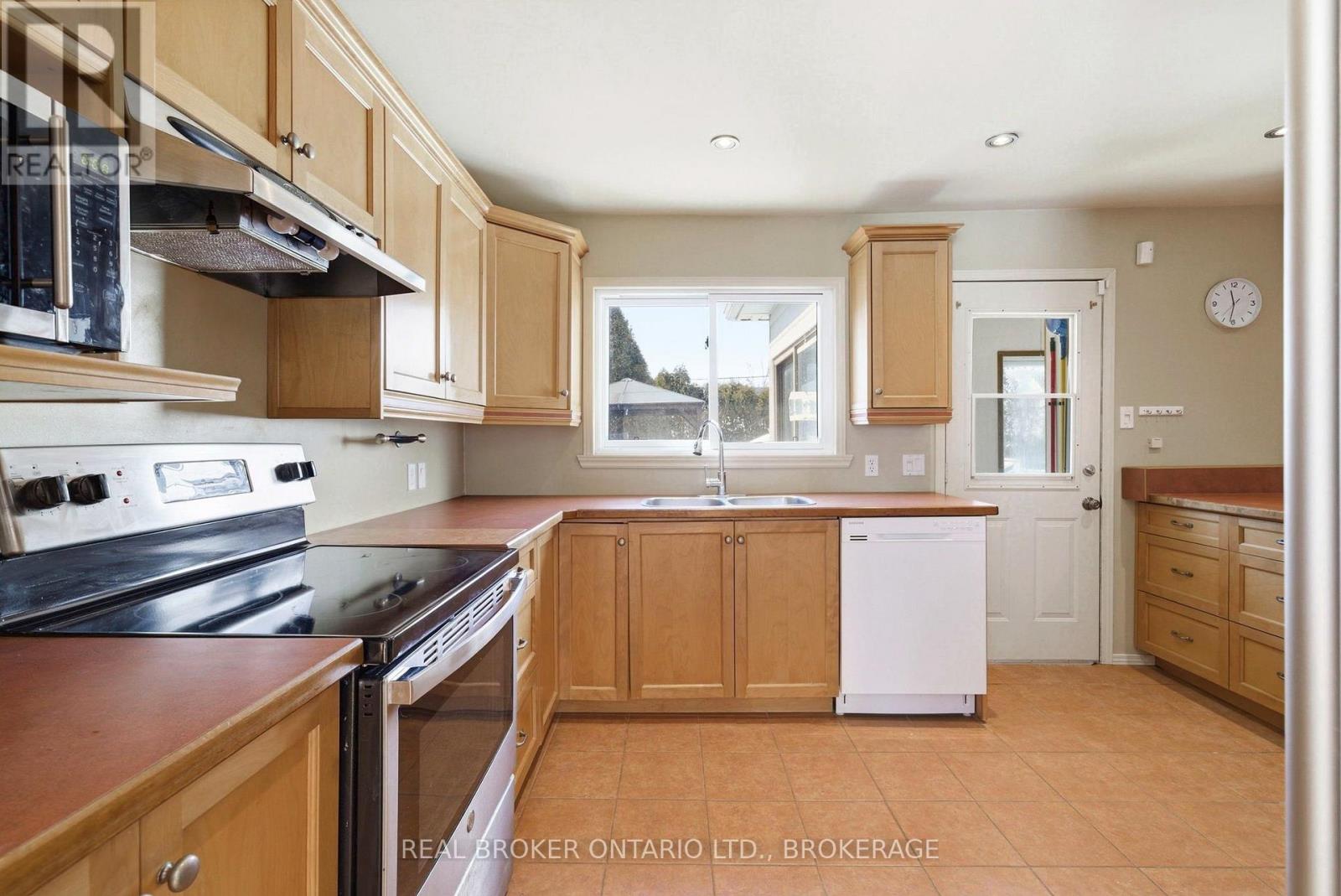 25 Dunbar Avenue Property Photo 10