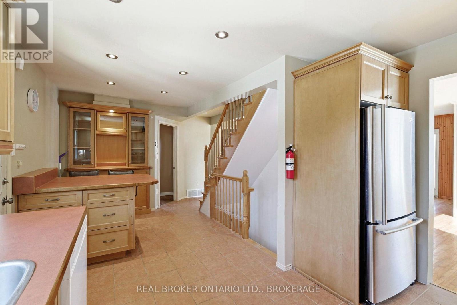 25 Dunbar Avenue Property Photo 12
