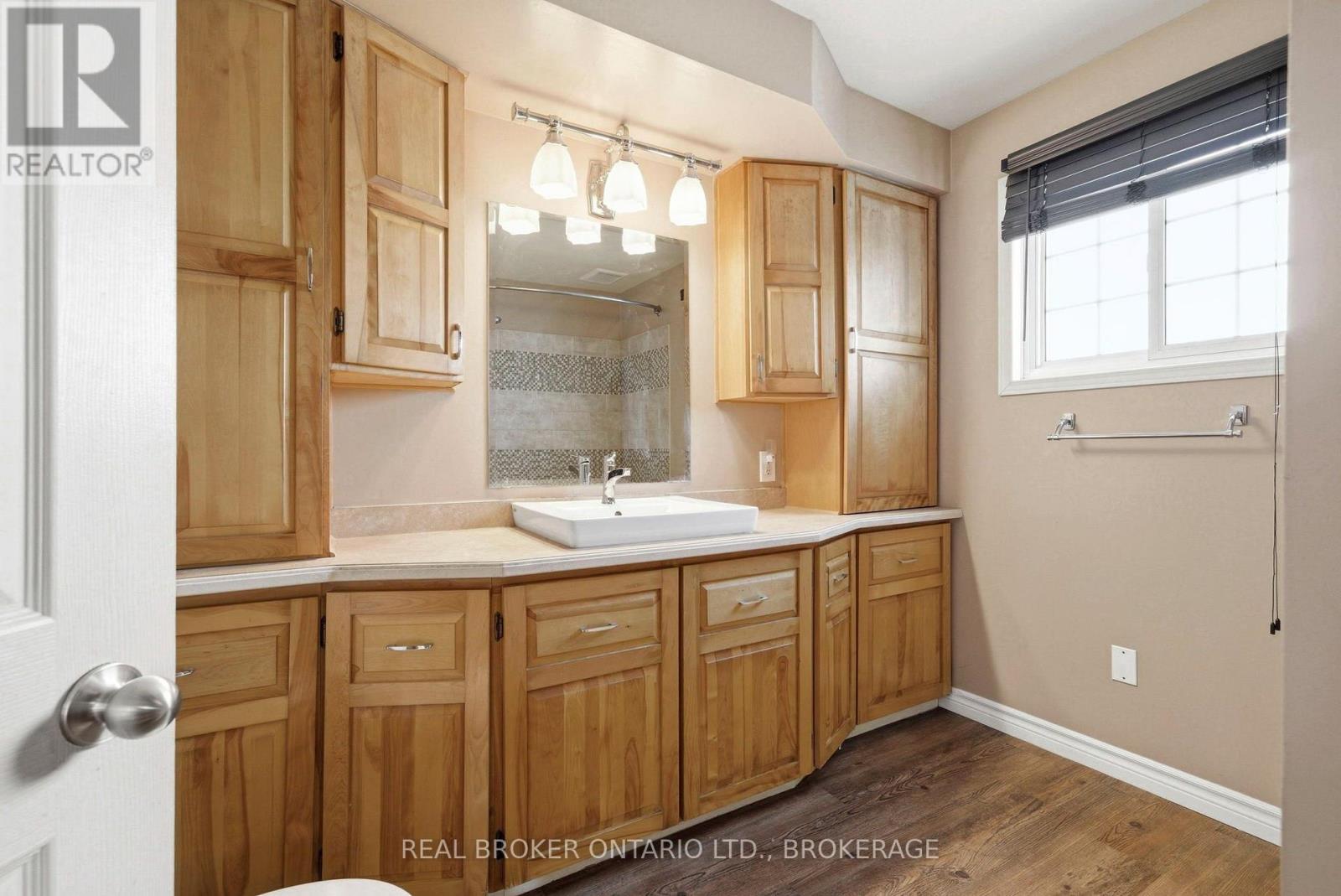 25 Dunbar Avenue Property Photo 15