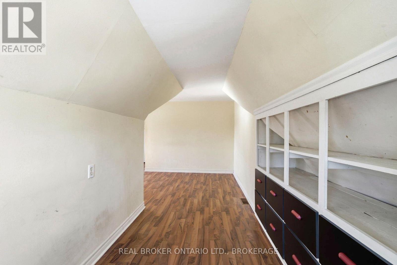 25 Dunbar Avenue Property Photo 22