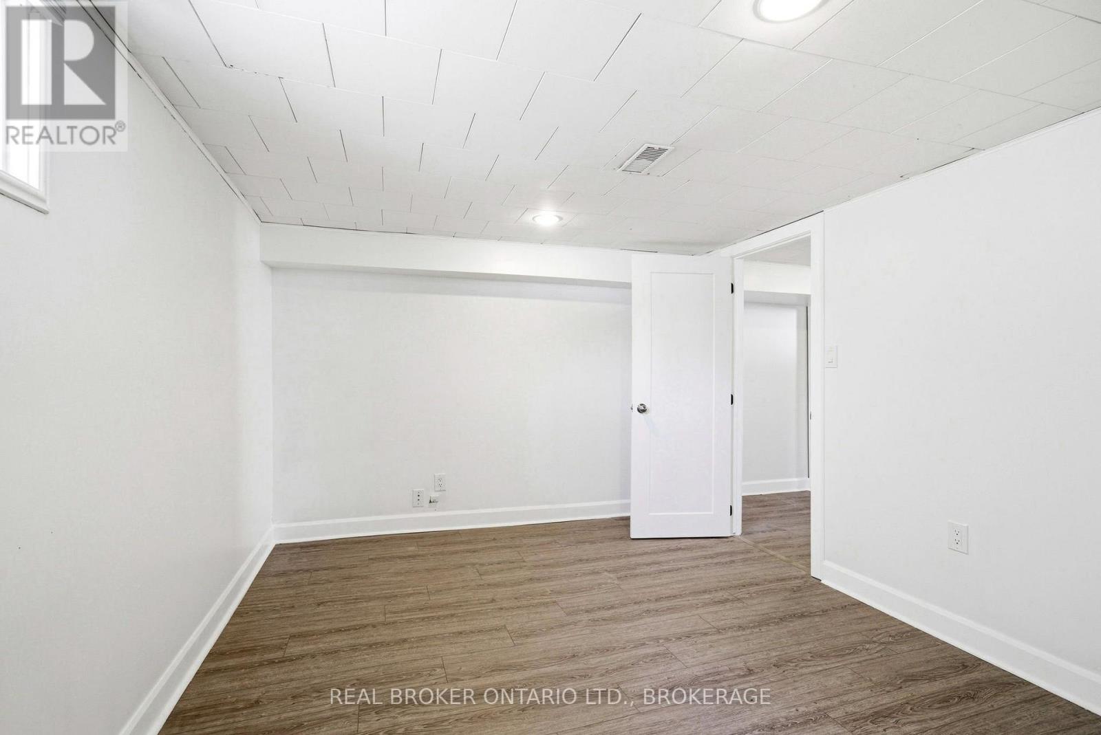 25 Dunbar Avenue Property Photo 31