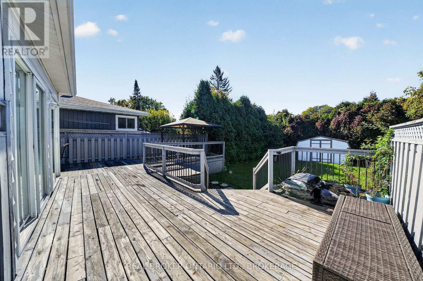 25 Dunbar Avenue Property Photo 36