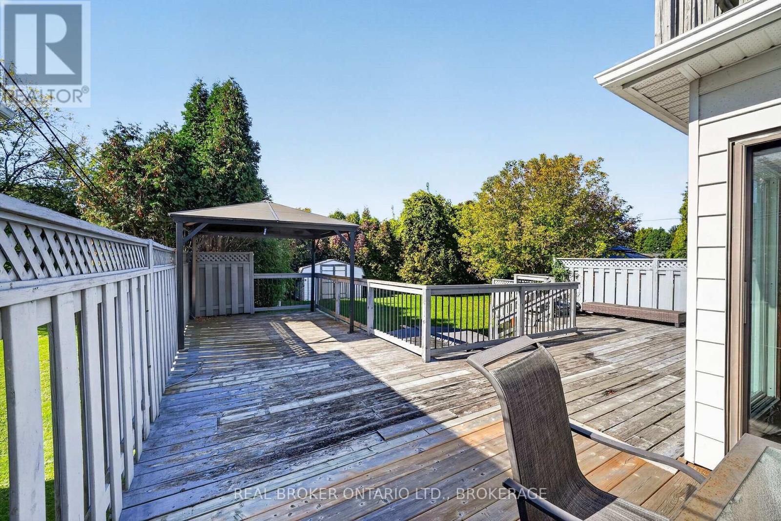 25 Dunbar Avenue Property Photo 38