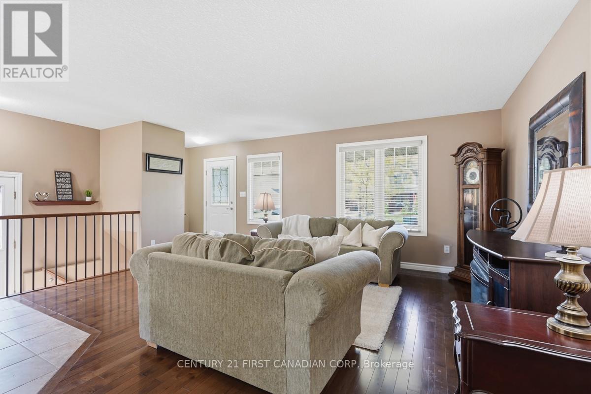 30 Pear Tree Avenue Property Photo 14