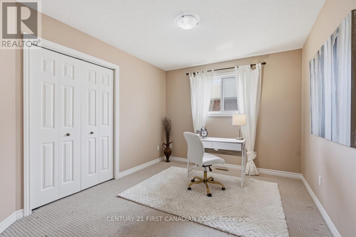 30 Pear Tree Avenue Property Photo 28
