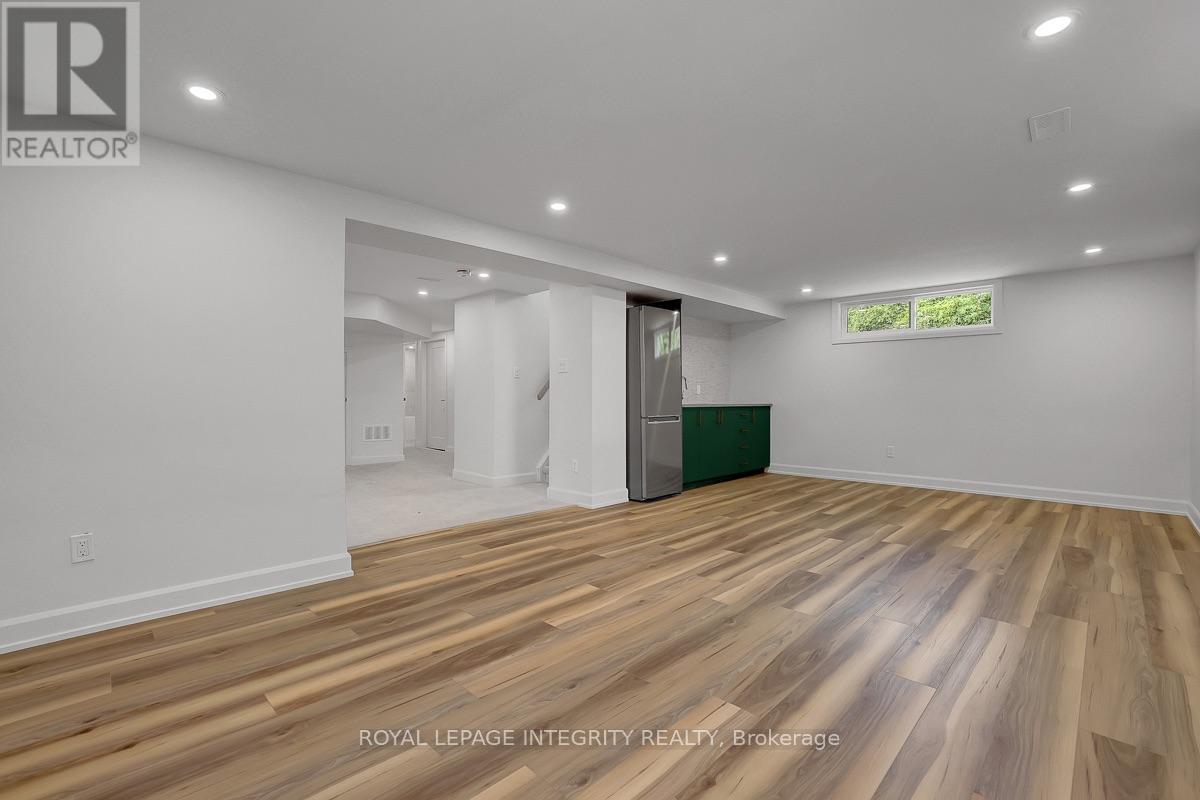 8 Brian Crescent Property Photo 33
