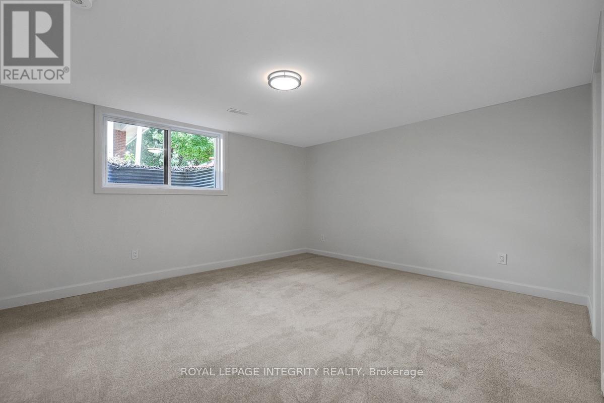 8 Brian Crescent Property Photo 37