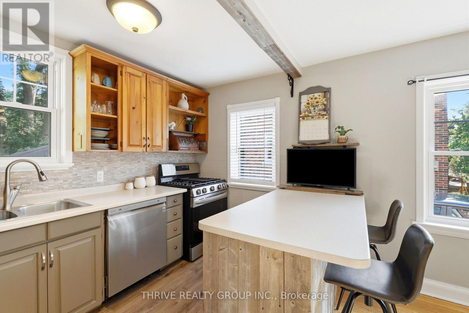 164 Devonshire Avenue Property Photo 10