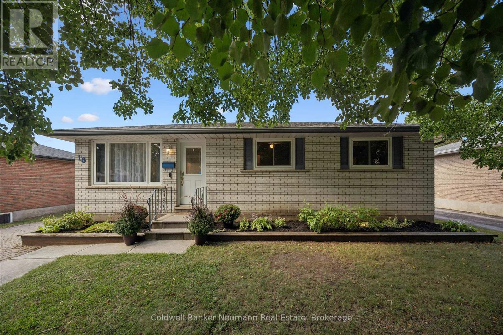 16 ARGYLE DRIVE Property Photo 1