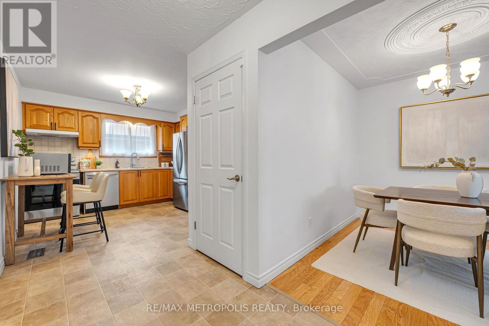 598 Black Oak Crescent Property Photo 11