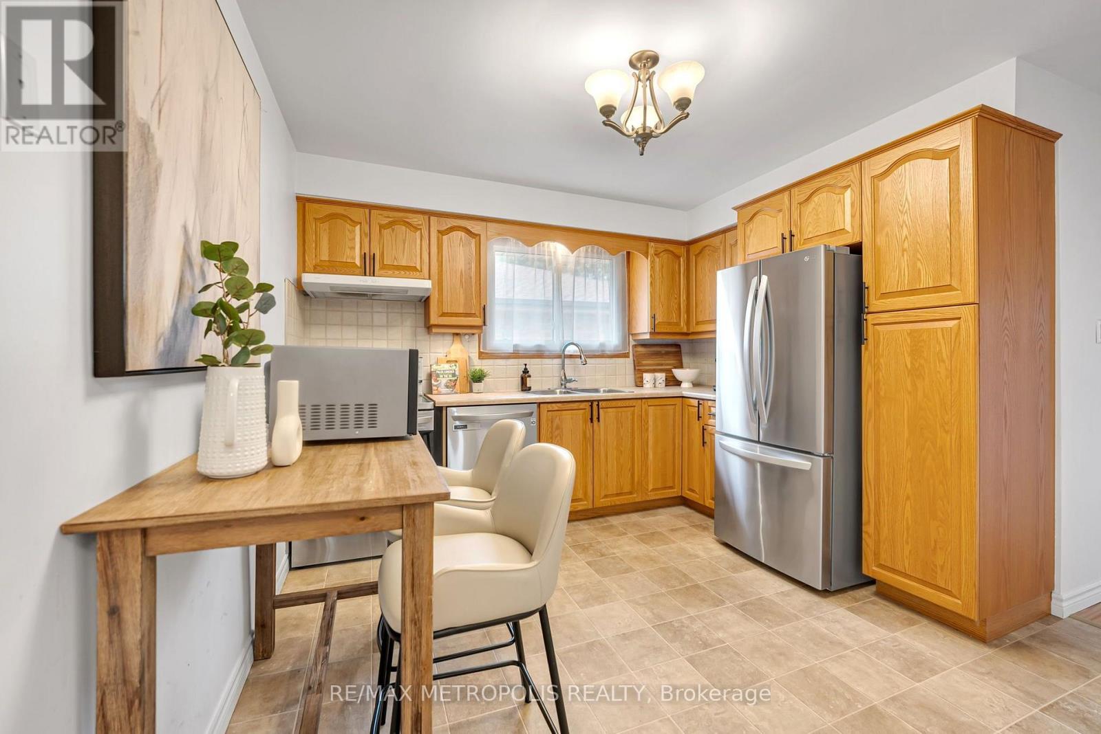 598 Black Oak Crescent Property Photo 13