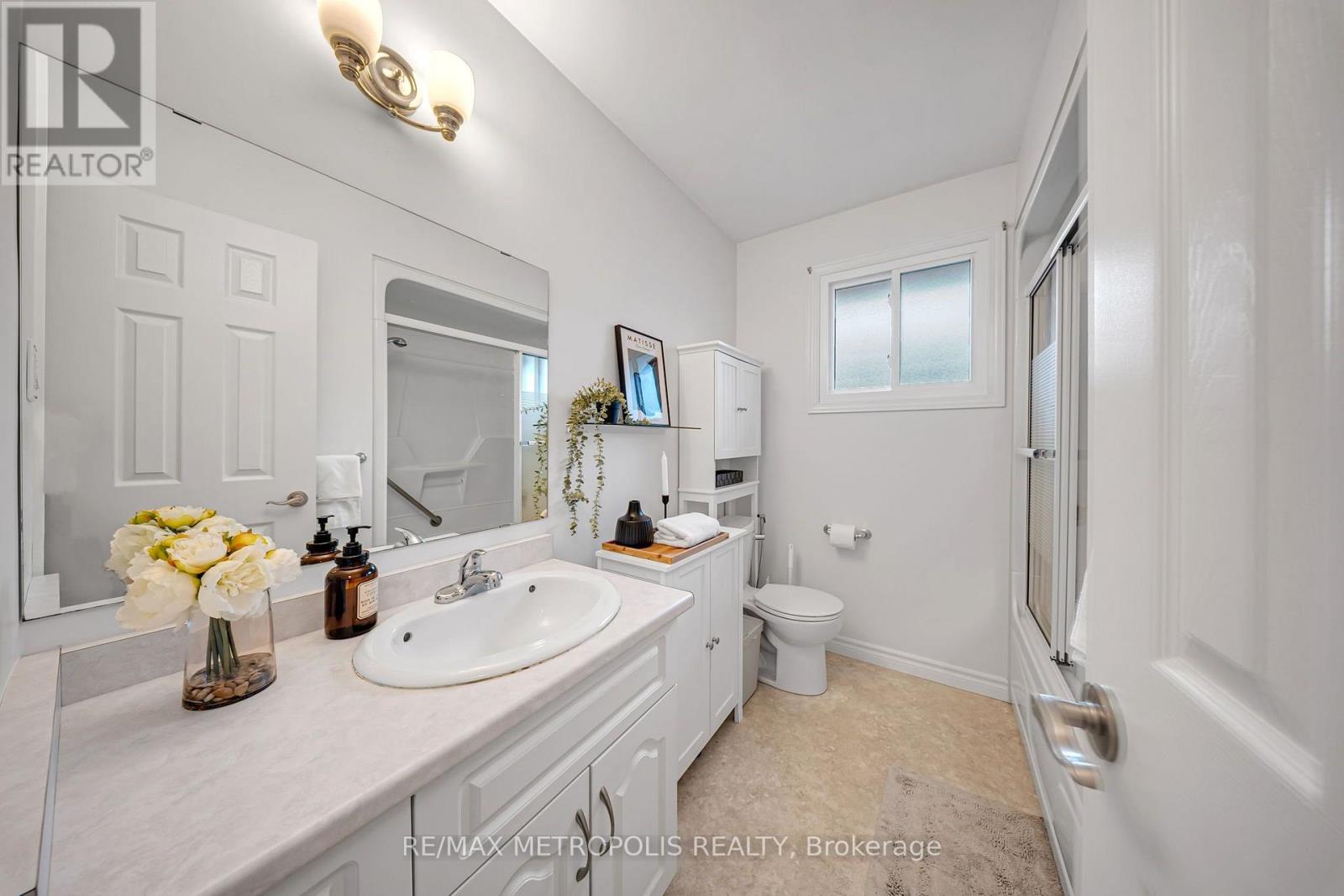 598 Black Oak Crescent Property Photo 17