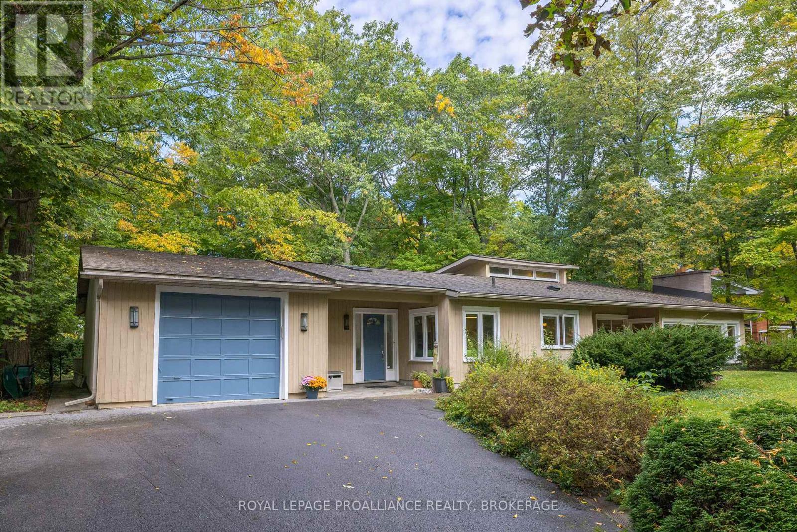 27 Riverside Drive Property Photo 1