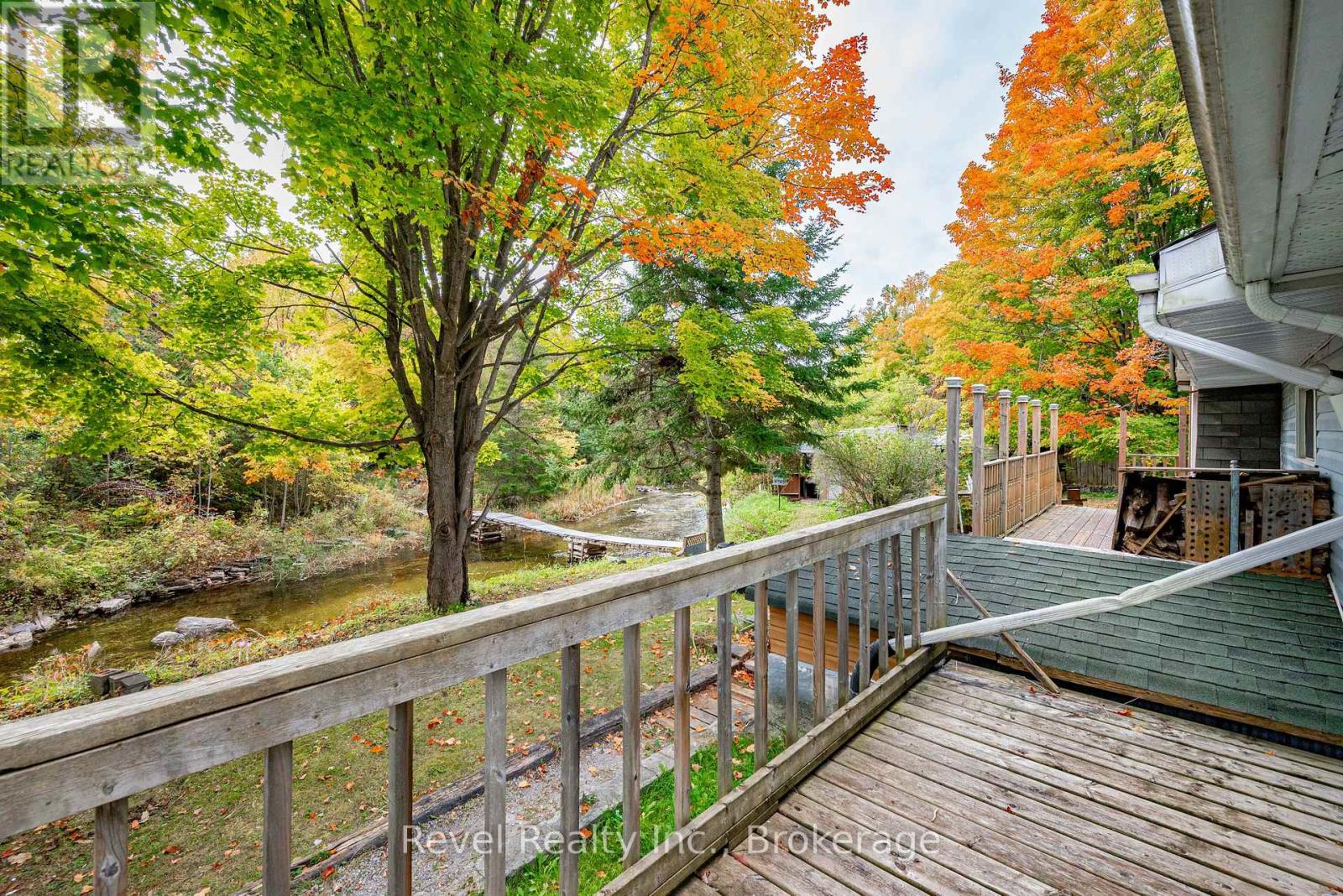 14 Richmond Street E Property Photo 5