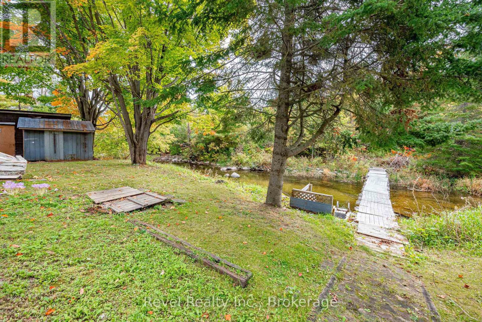 14 Richmond Street E Property Photo 6
