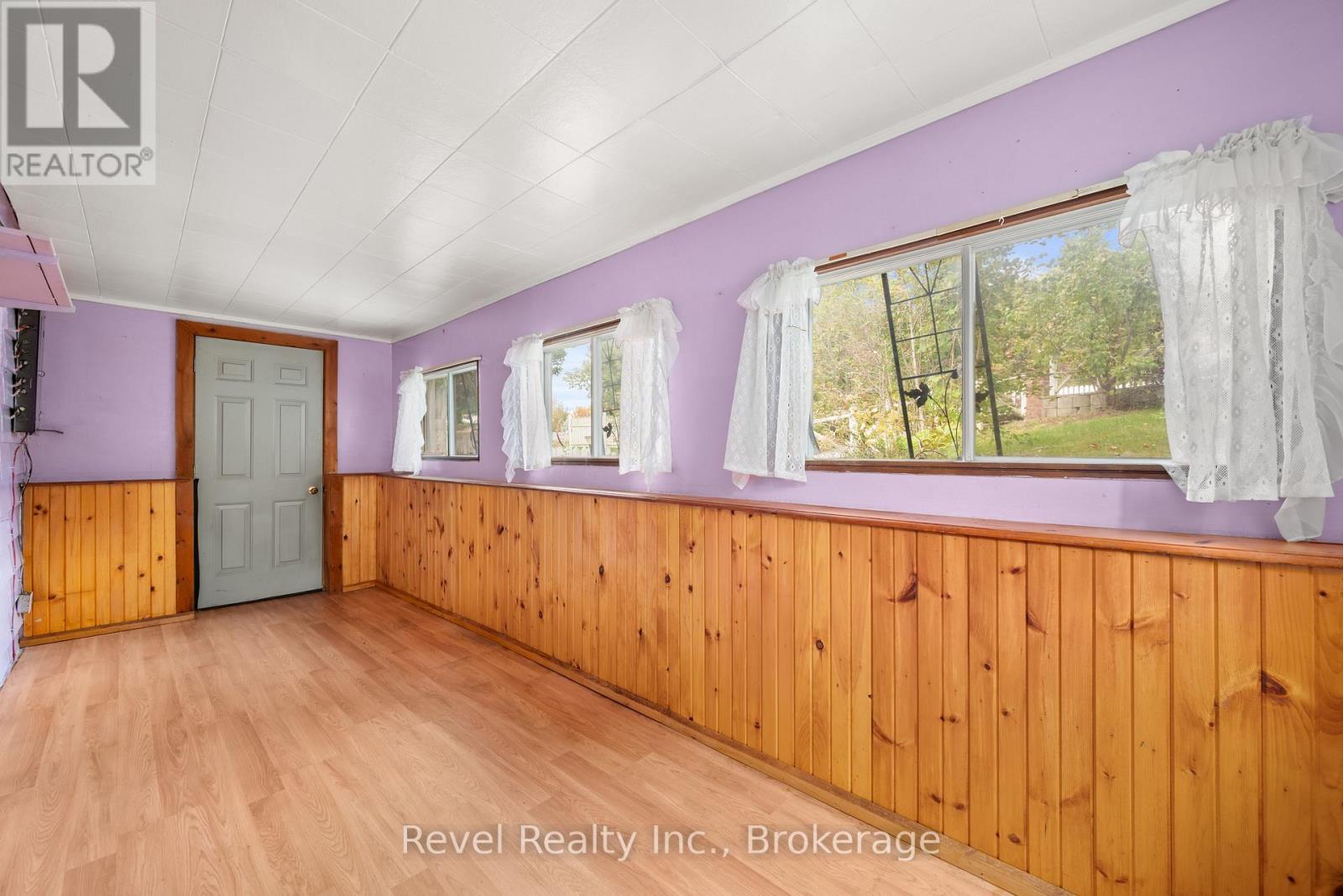 14 Richmond Street E Property Photo 20