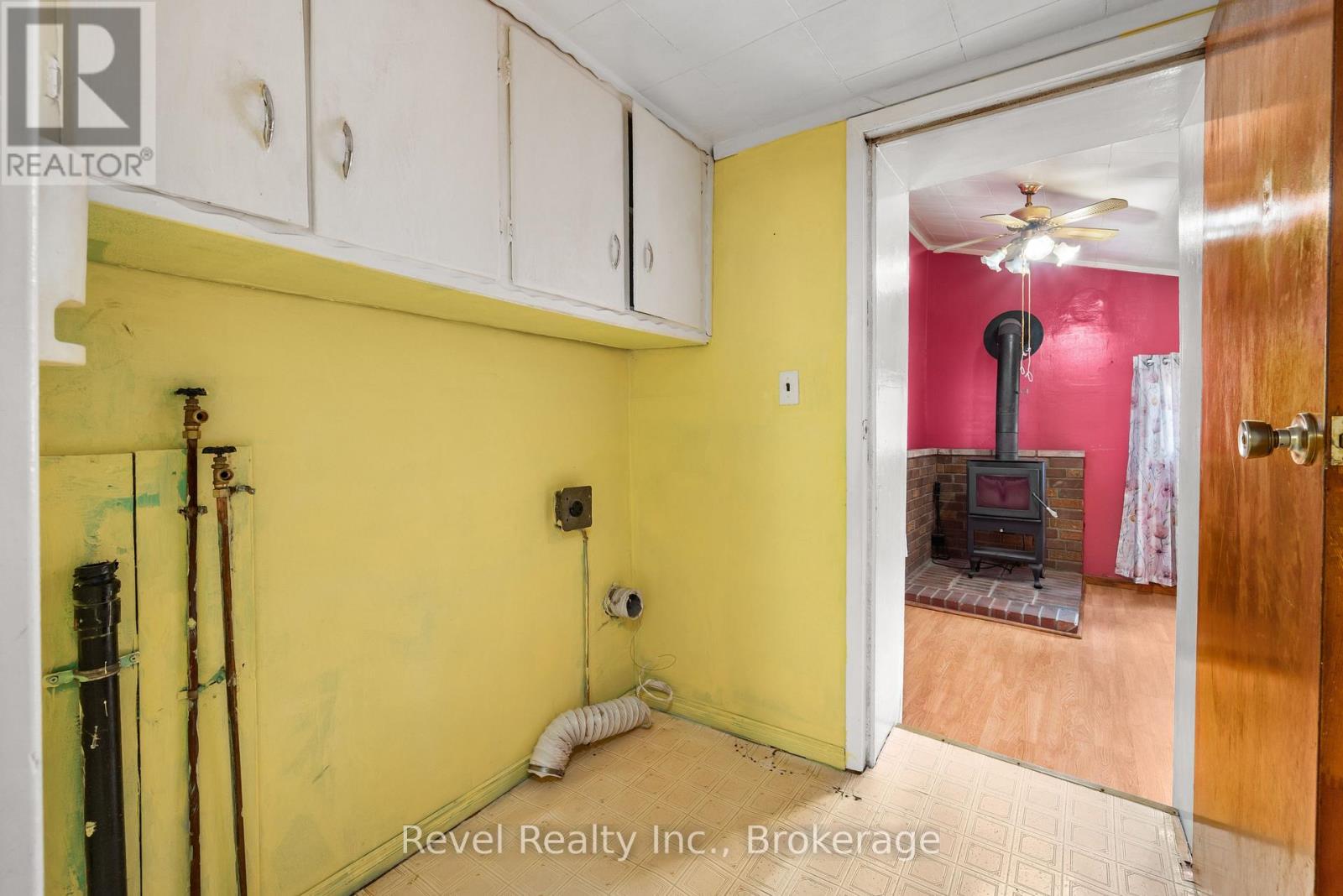 14 Richmond Street E Property Photo 24