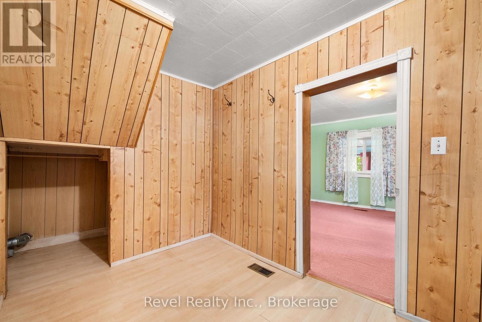 14 Richmond Street E Property Photo 26