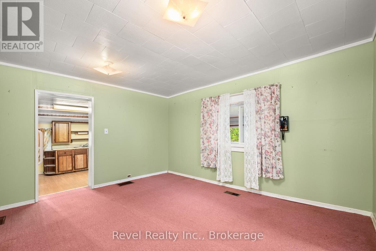 14 Richmond Street E Property Photo 27