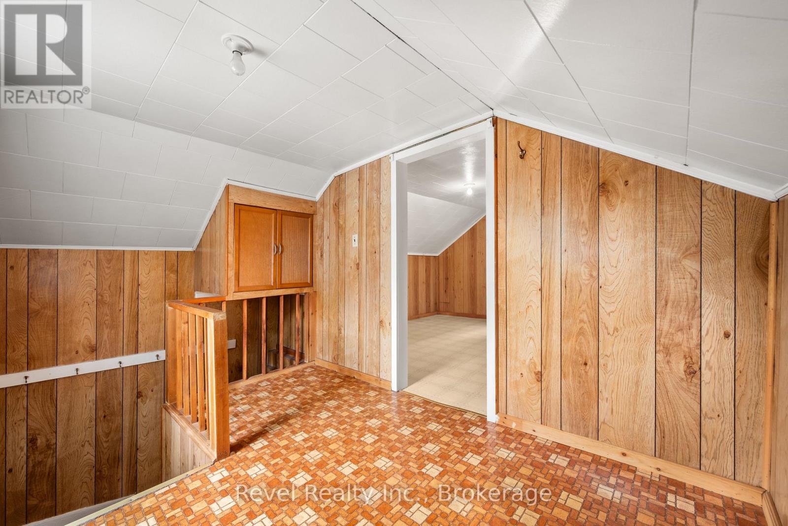 14 Richmond Street E Property Photo 31