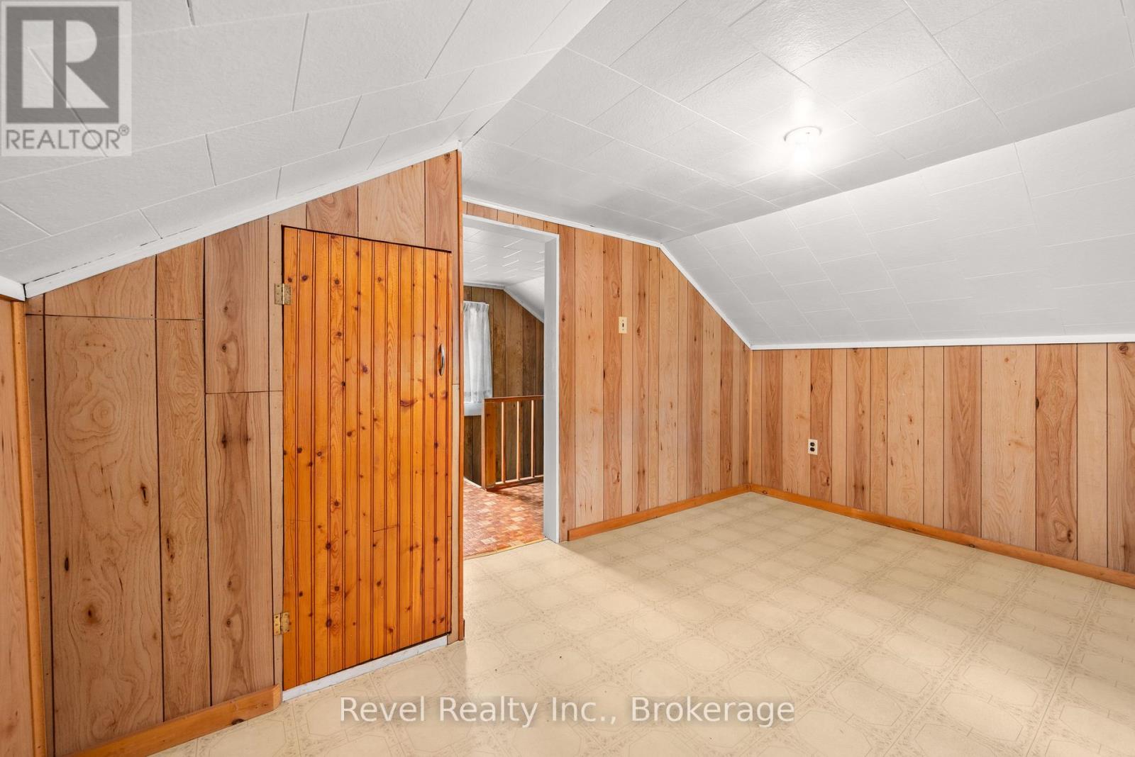 14 Richmond Street E Property Photo 33