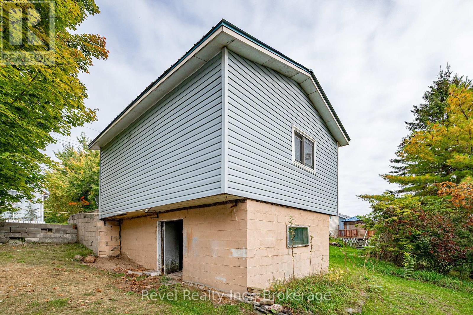 14 Richmond Street E Property Photo 36