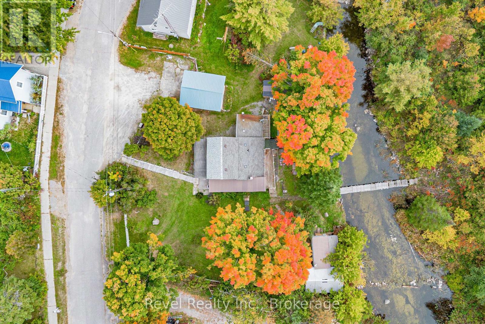 14 Richmond Street E Property Photo 41
