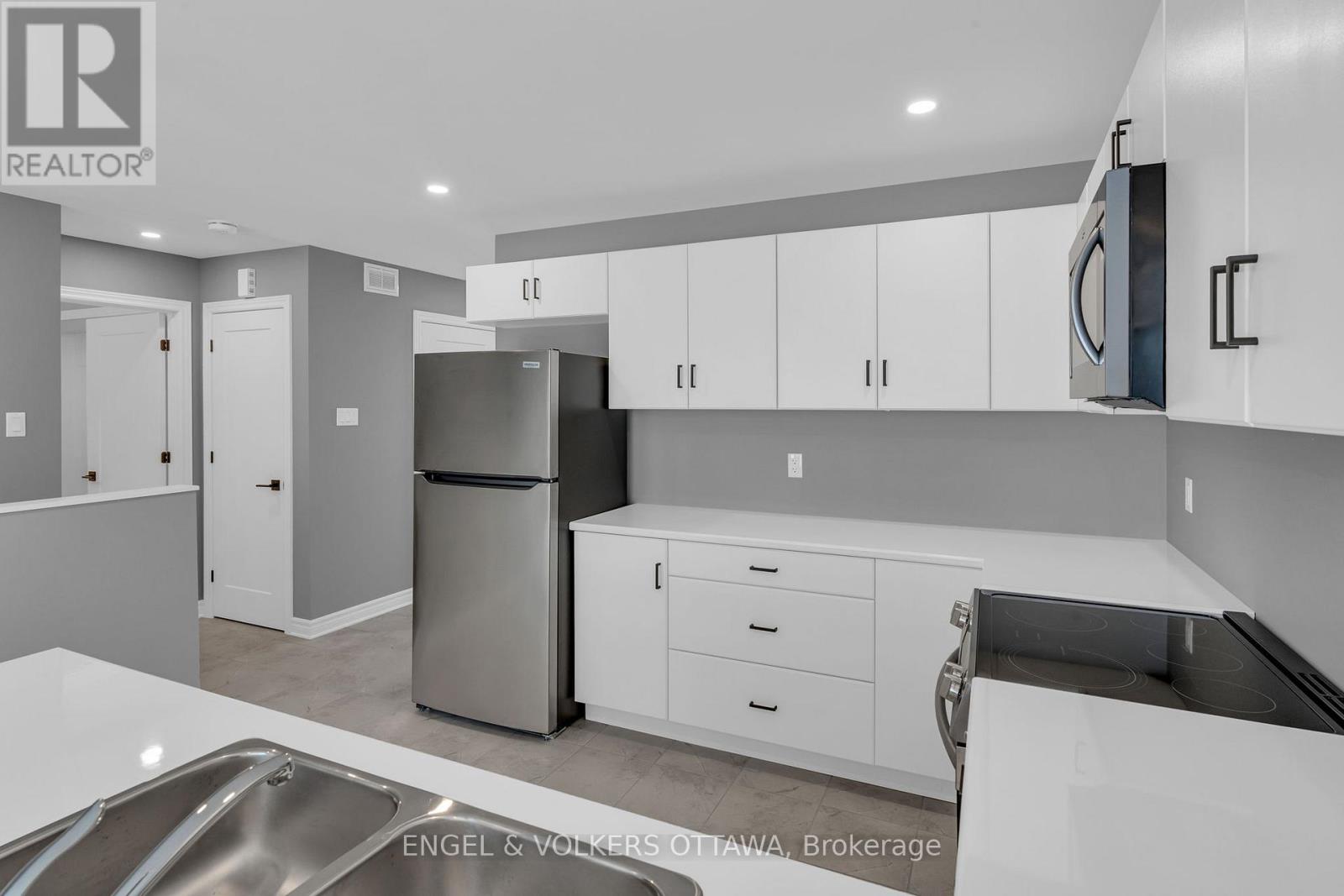 102 Seabert Drive Property Photo 7