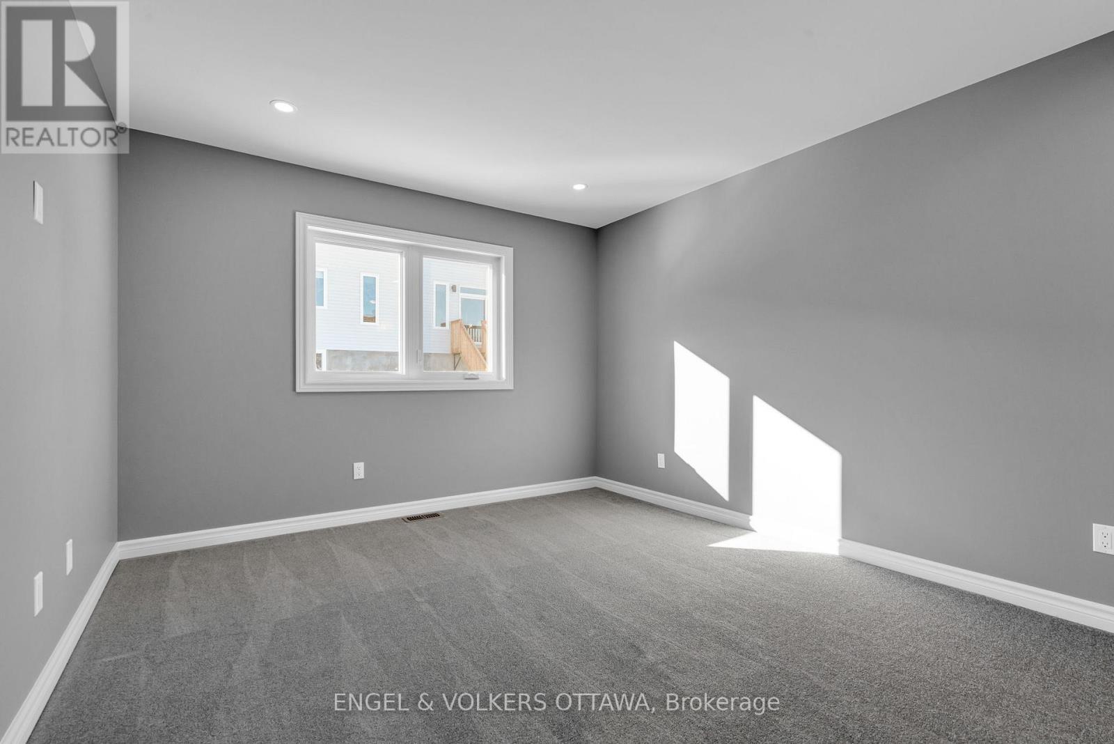 102 Seabert Drive Property Photo 12