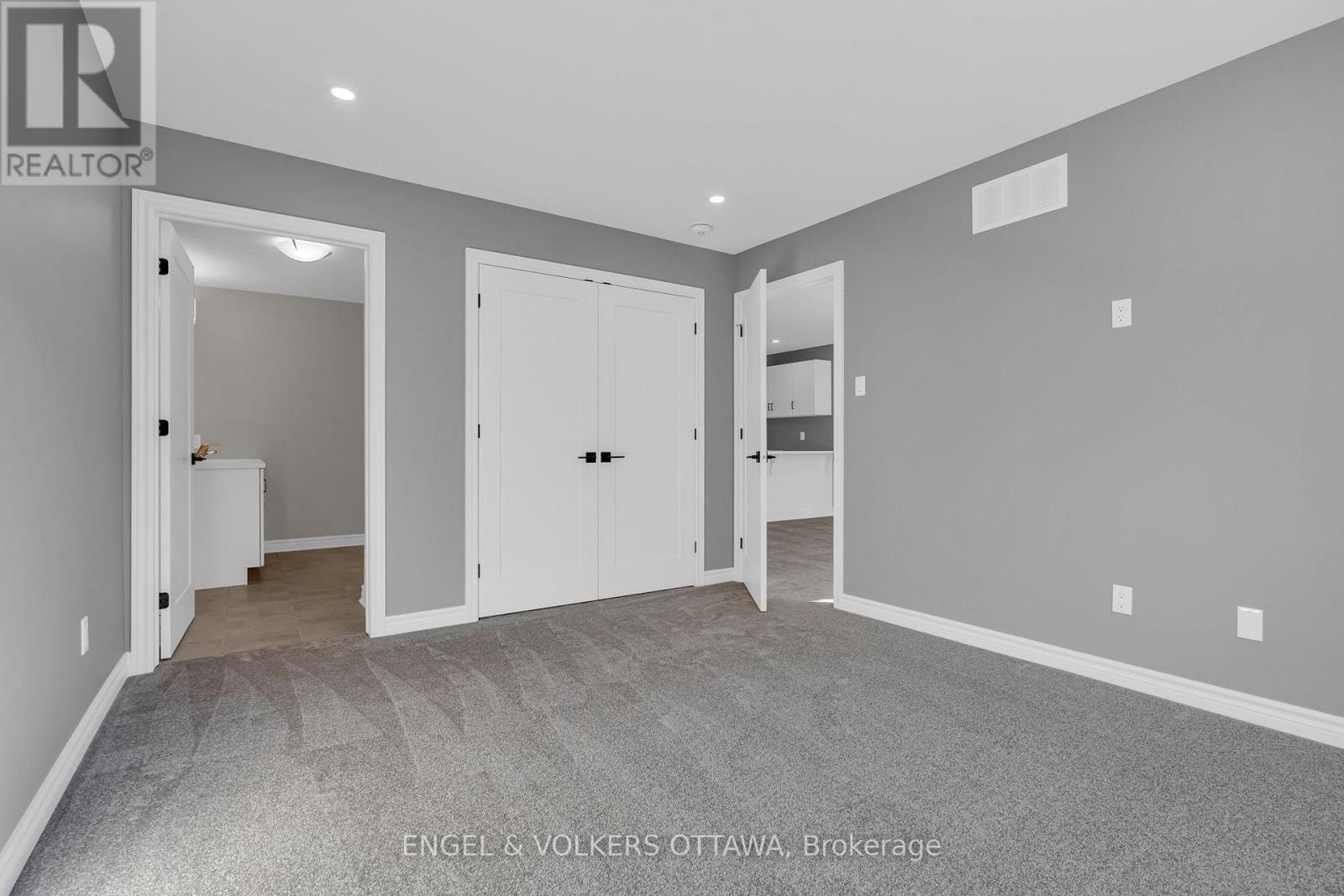 102 Seabert Drive Property Photo 13