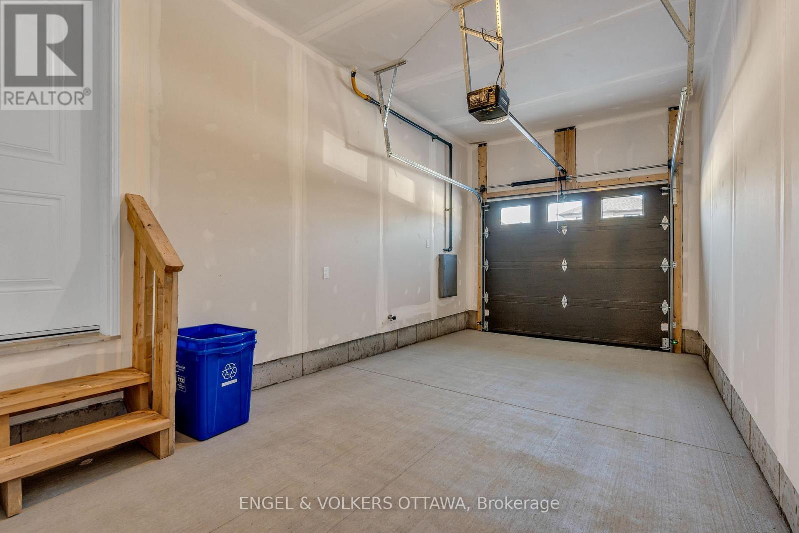 102 Seabert Drive Property Photo 27