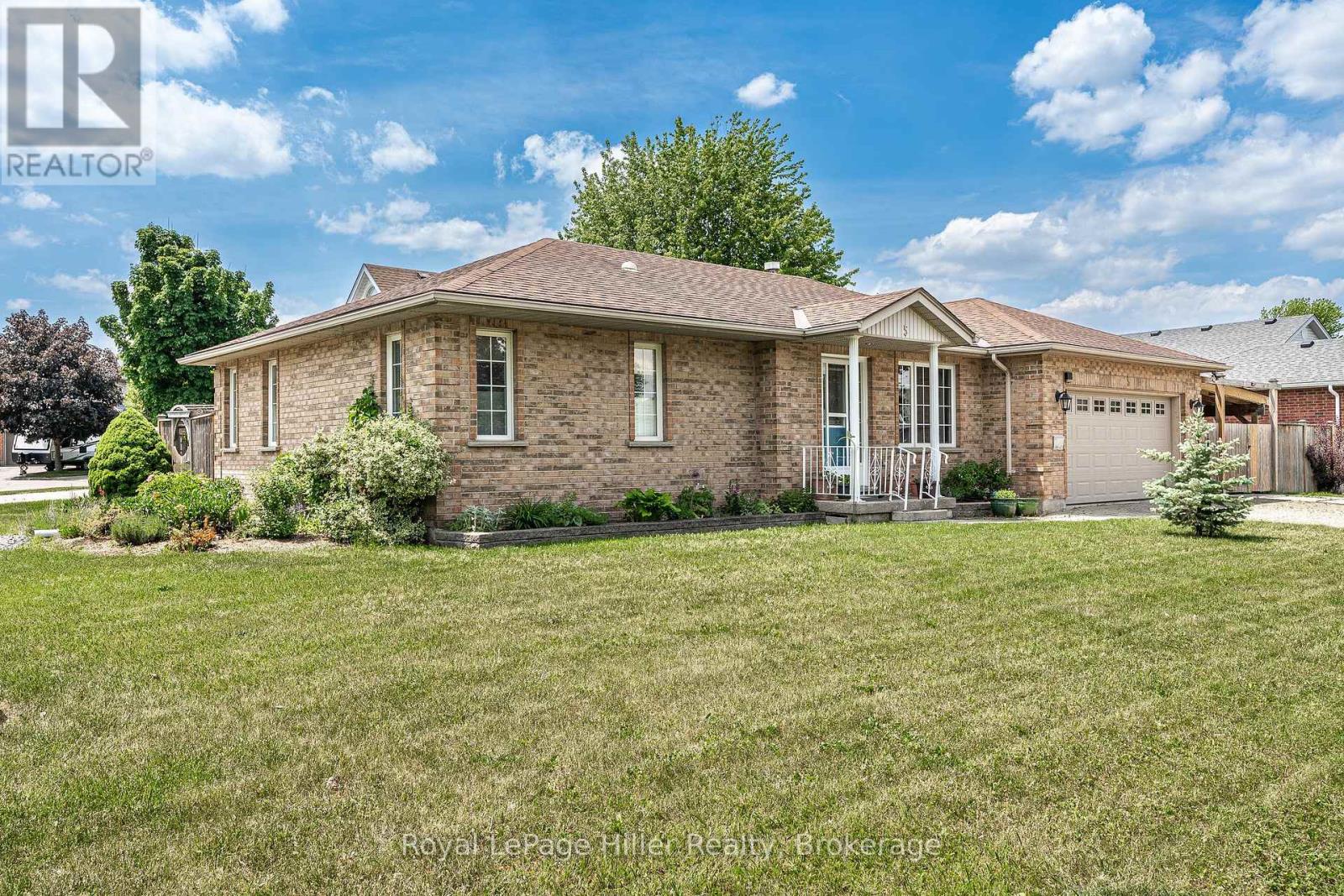 5 Moore Street Property Photo 2