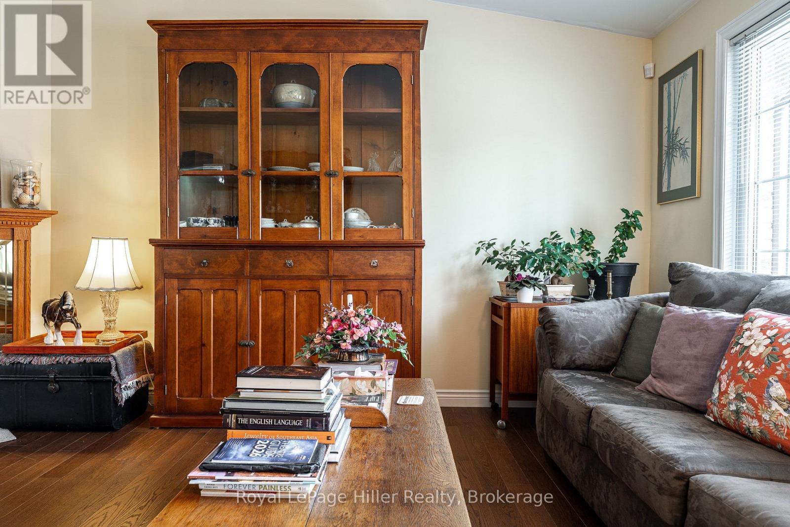 5 Moore Street Property Photo 6