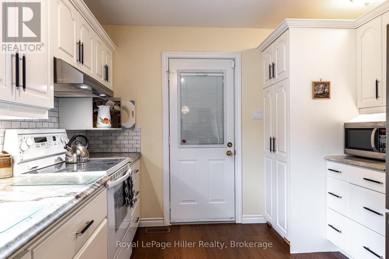 5 Moore Street Property Photo 12
