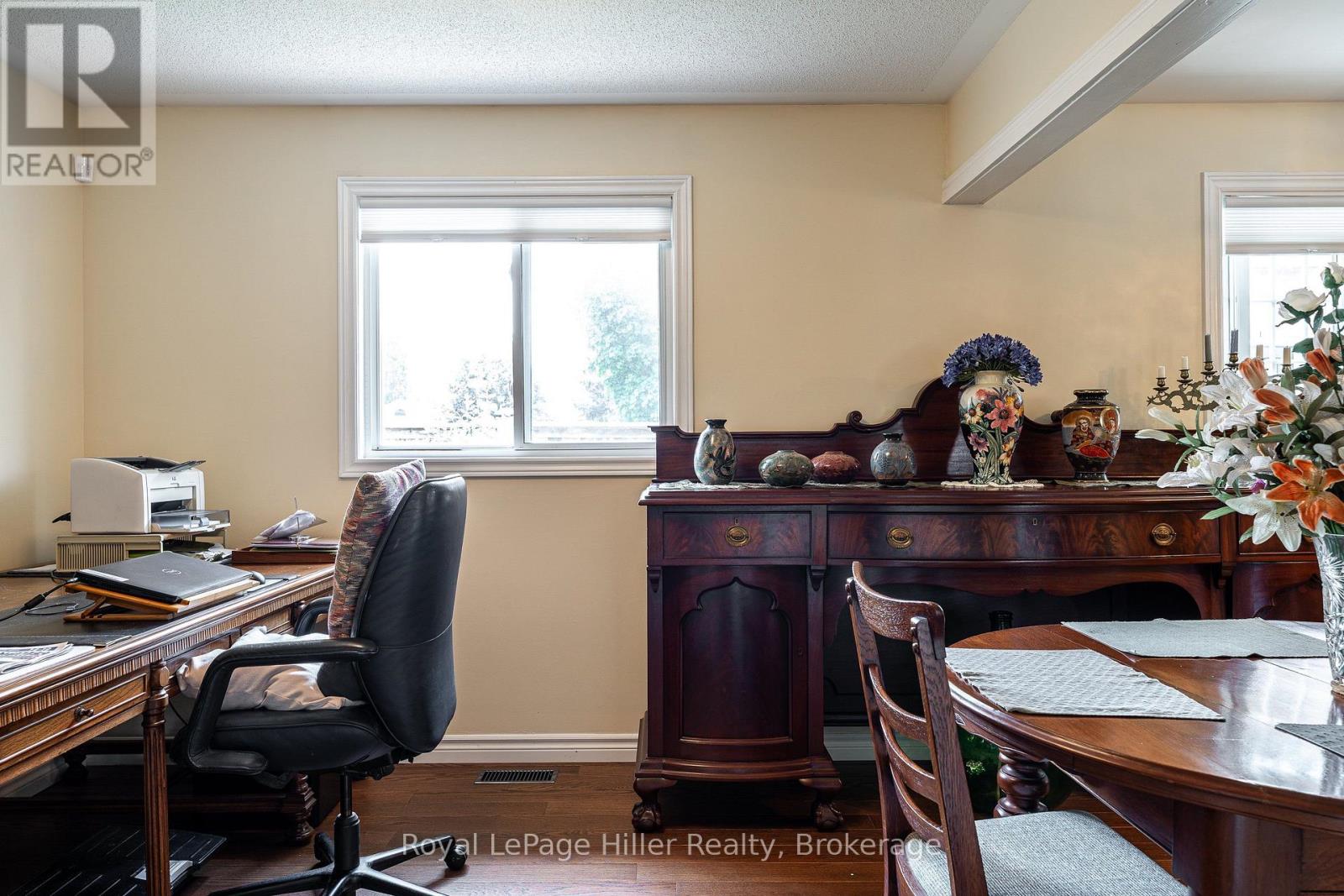 5 Moore Street Property Photo 16