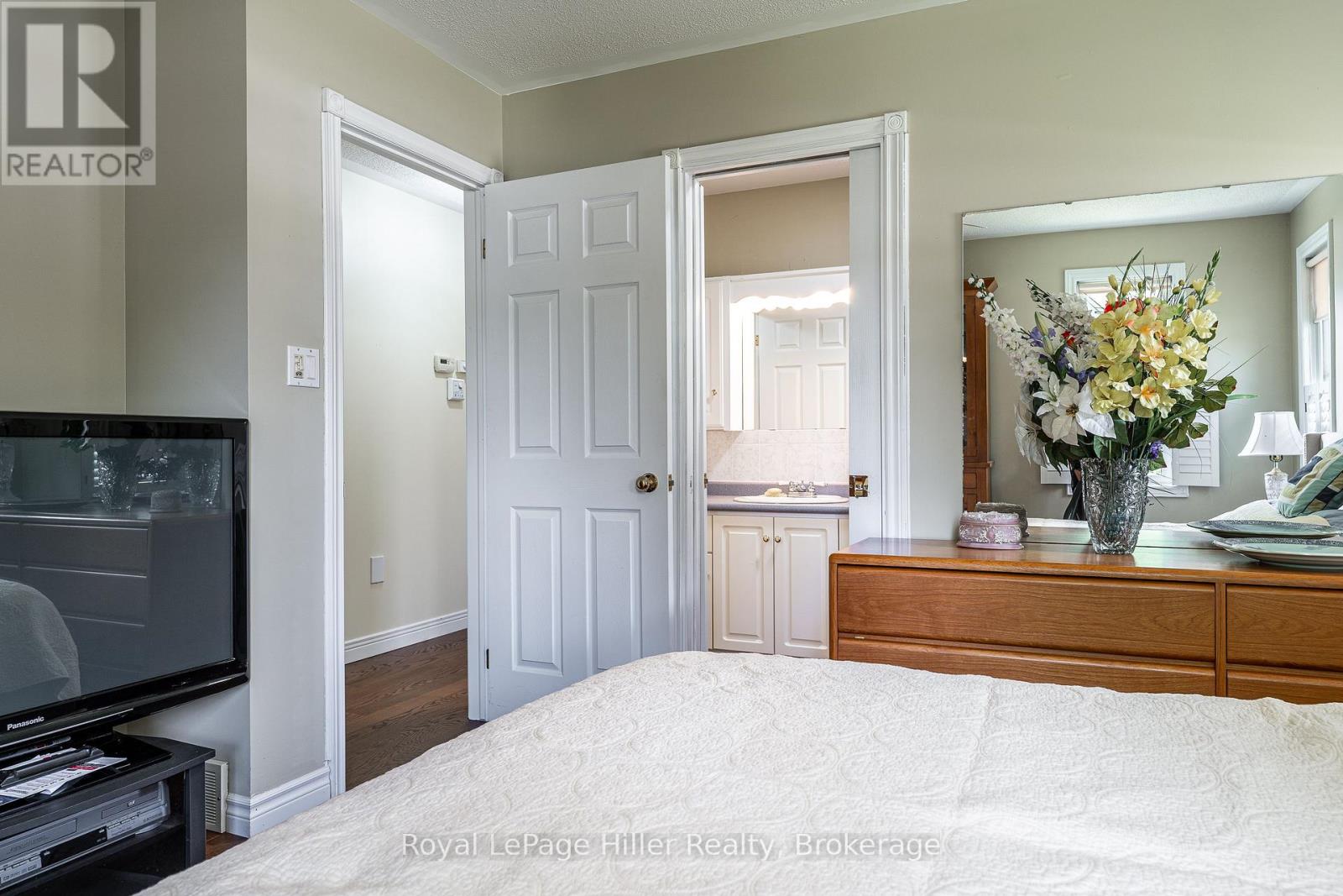 5 Moore Street Property Photo 22