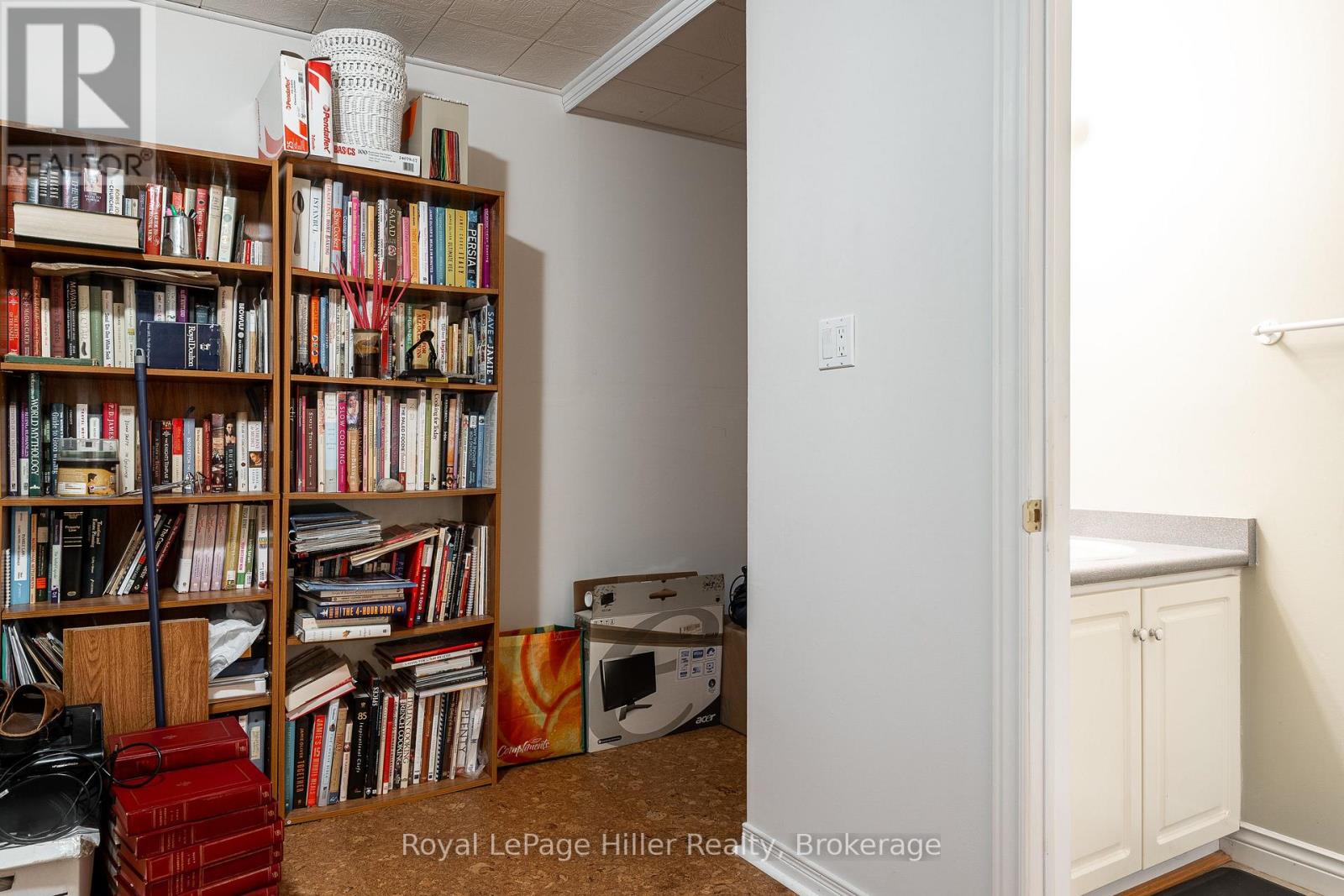 5 Moore Street Property Photo 27