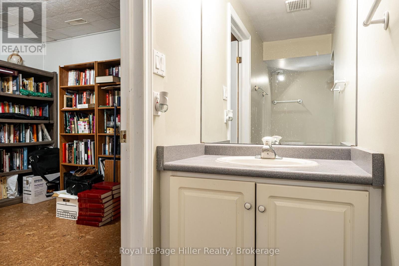 5 Moore Street Property Photo 28