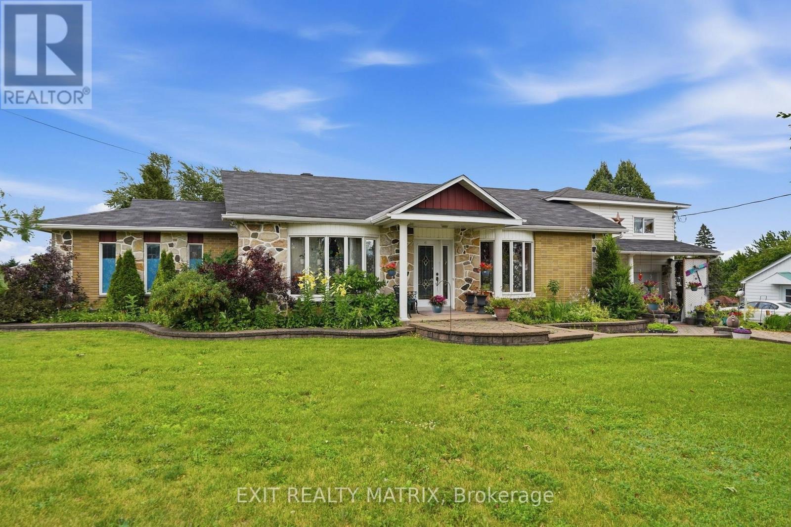 1055 Victoria Street Property Photo 2