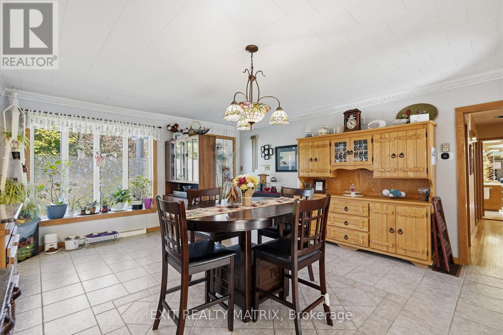 1055 Victoria Street Property Photo 6
