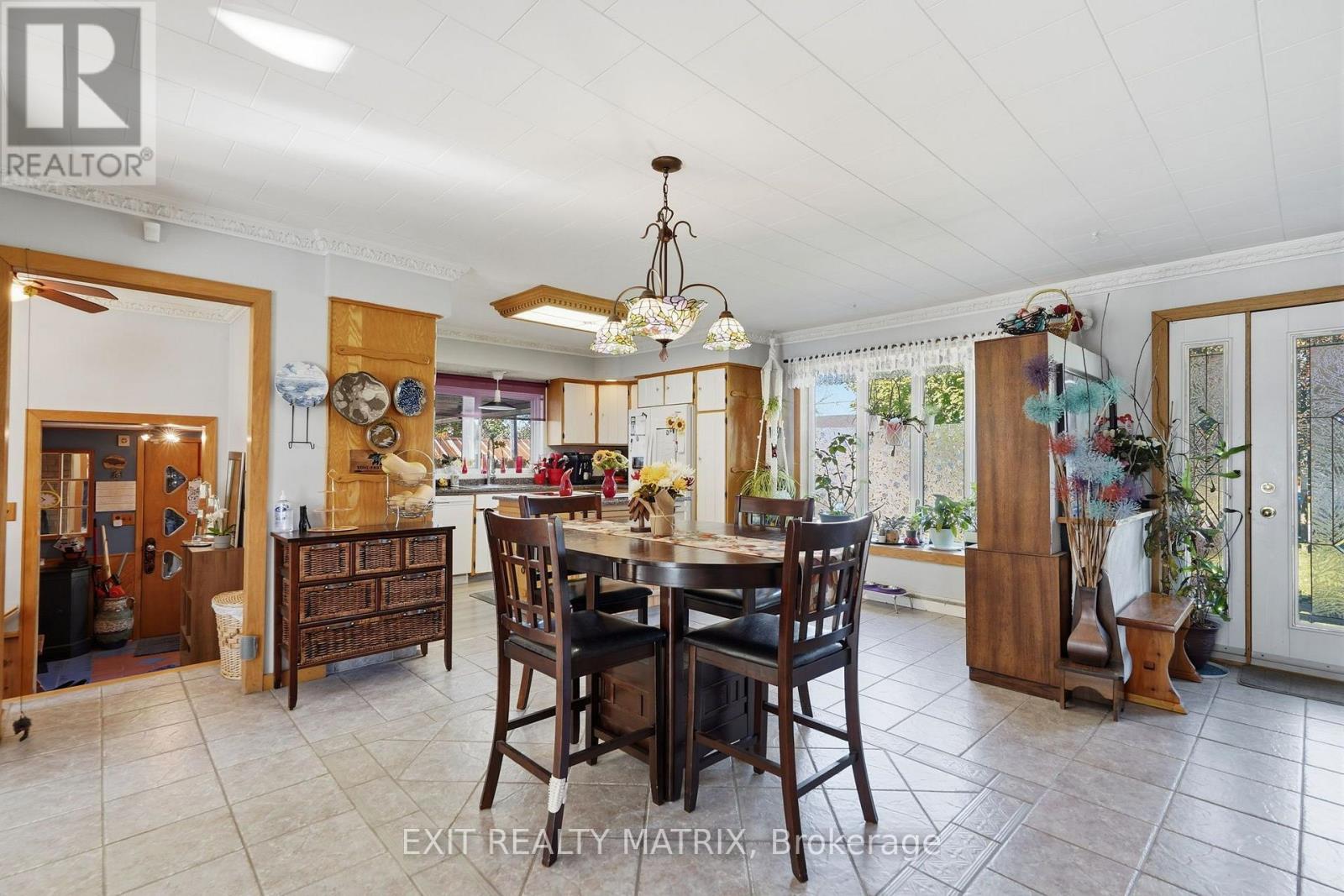 1055 Victoria Street Property Photo 7