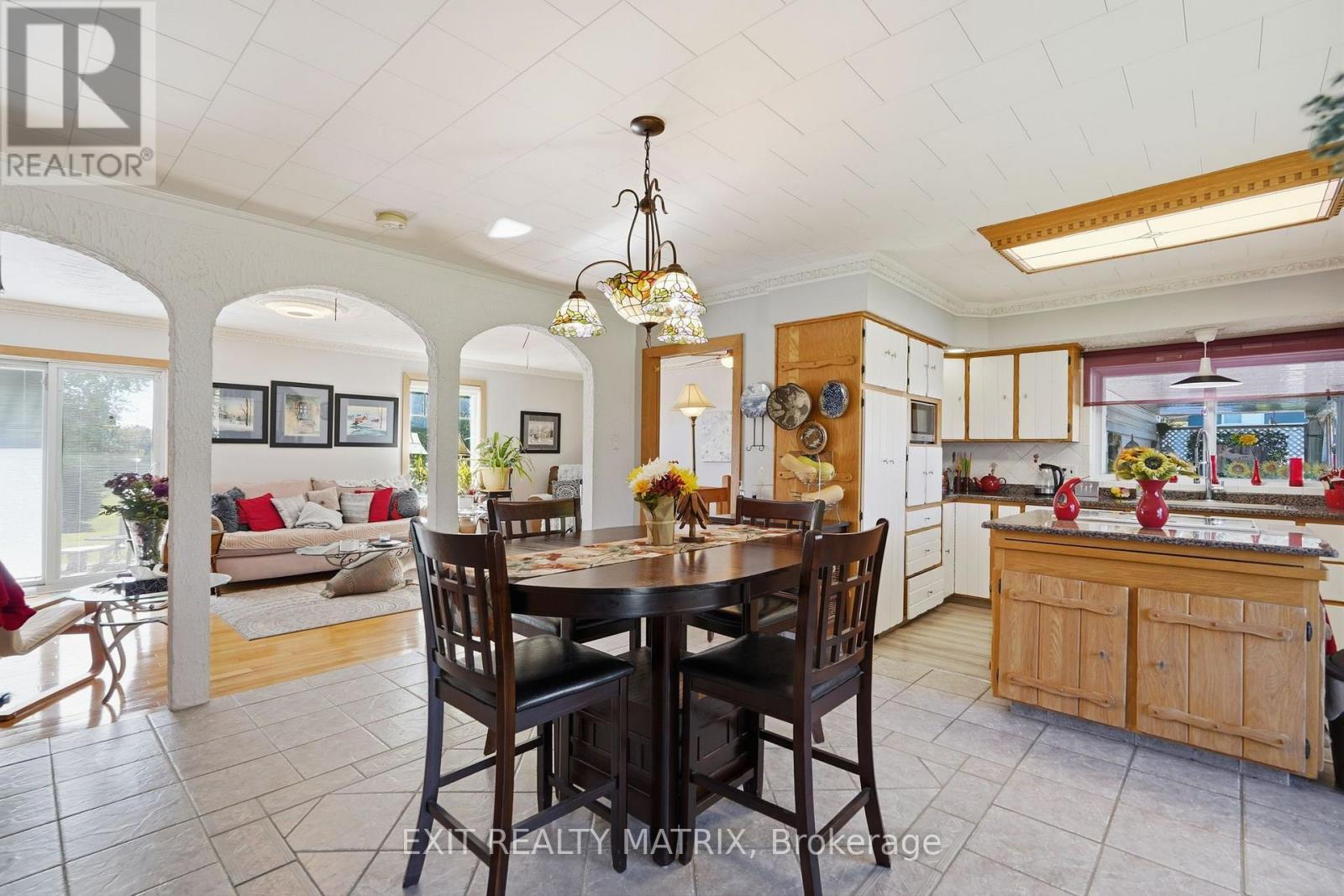 1055 Victoria Street Property Photo 8