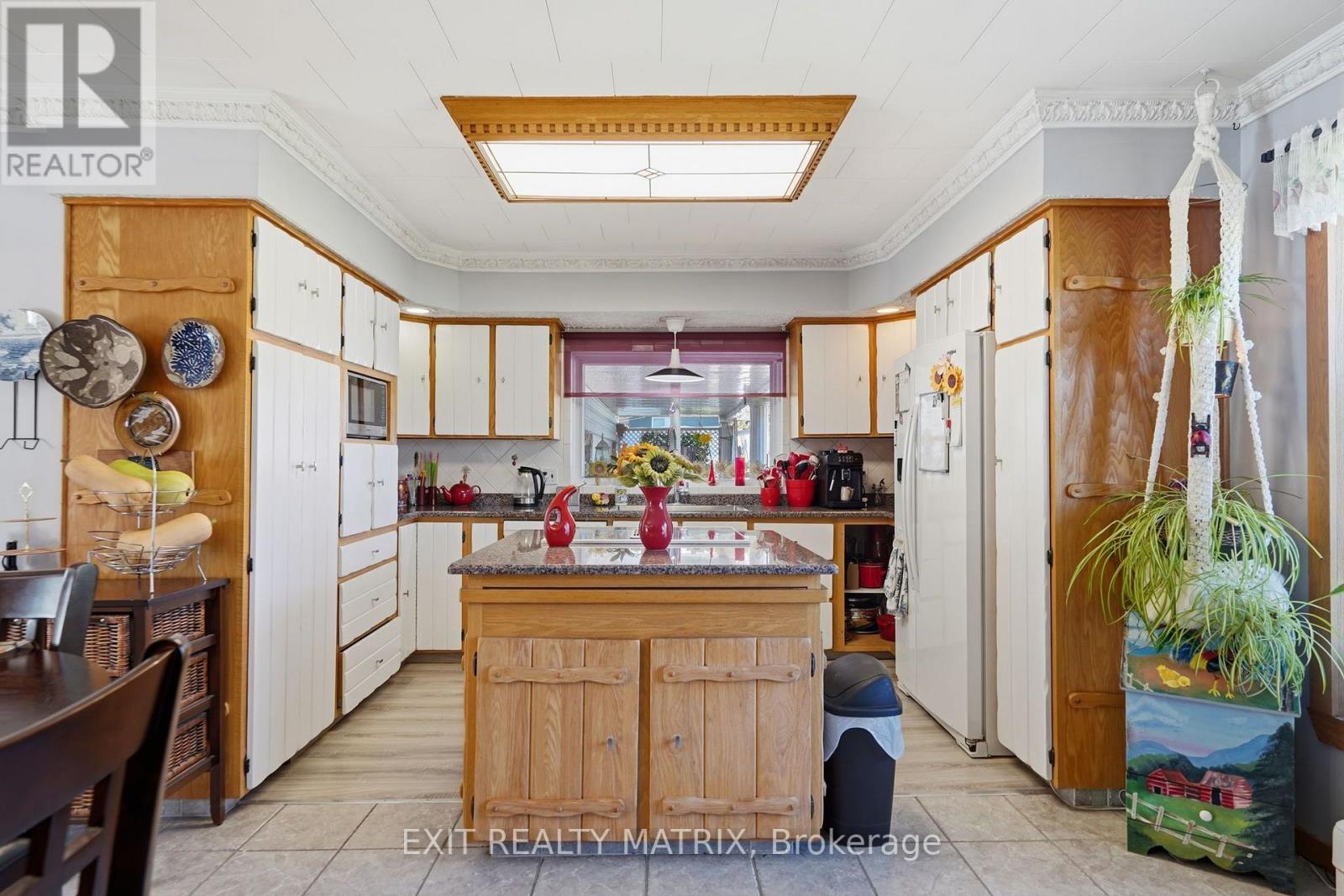 1055 Victoria Street Property Photo 10