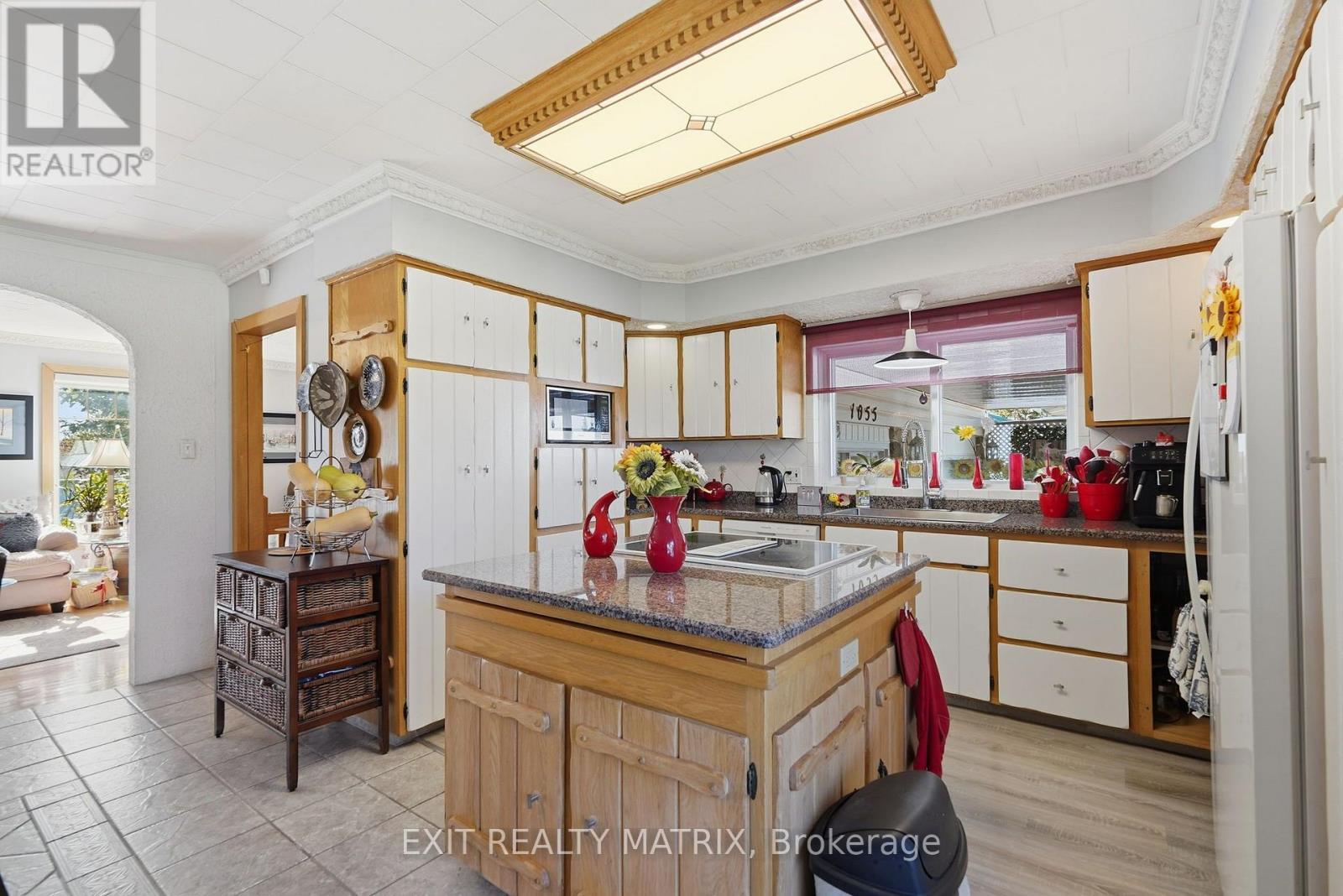 1055 Victoria Street Property Photo 11