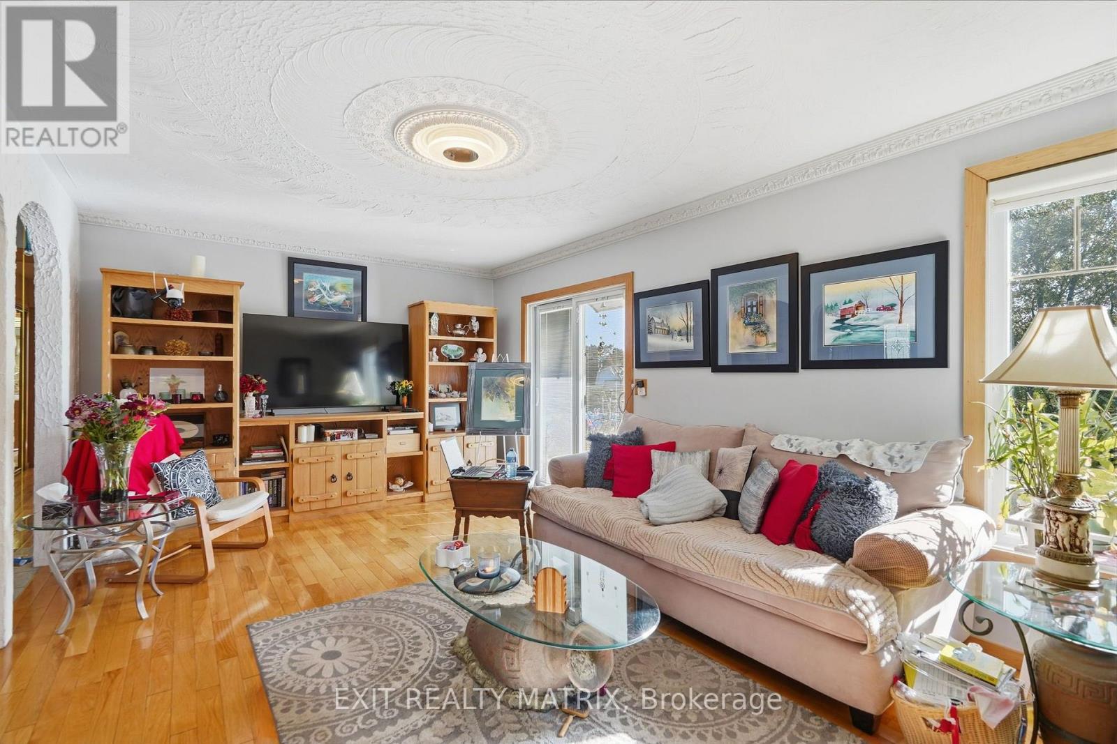 1055 Victoria Street Property Photo 12